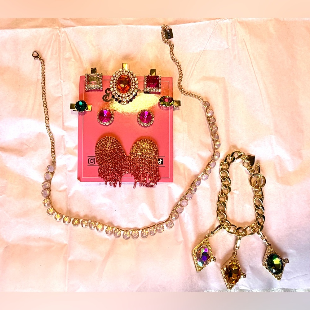 Colorful Feed Me Gems Jewelry Set in Gold: